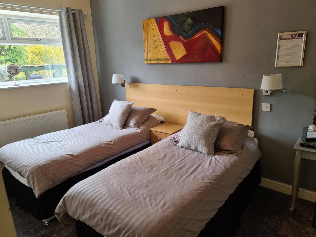 The Shady Oak Country Inn Taxal Екстериор снимка